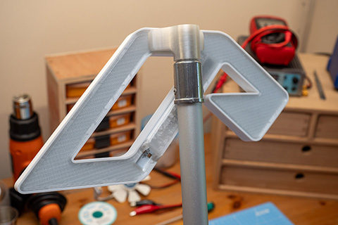 Mounted to 3/4" ACME paint pole